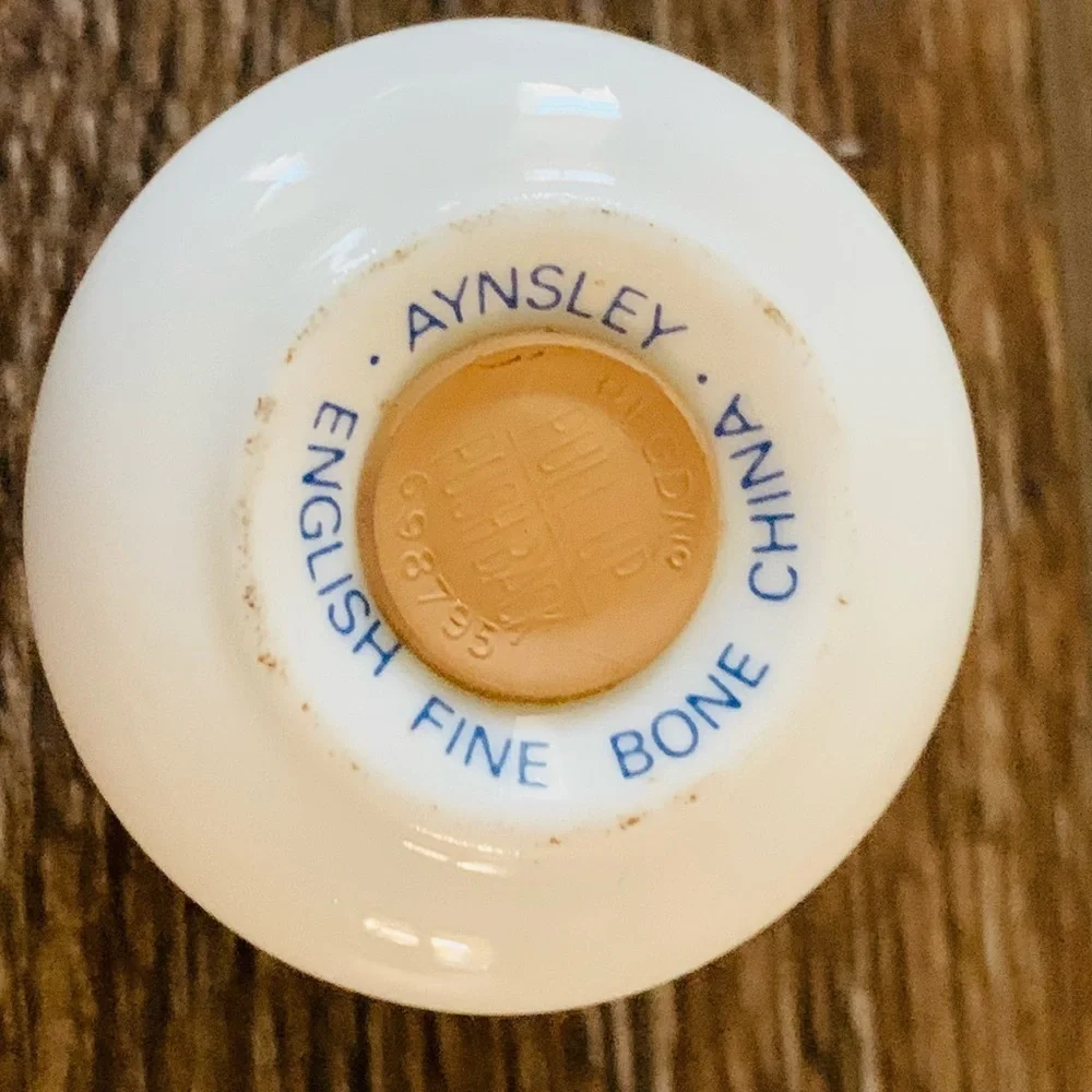 Atnsley salt and pepper shakers